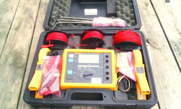 Fluke 1625 Earth Resistance Meter.