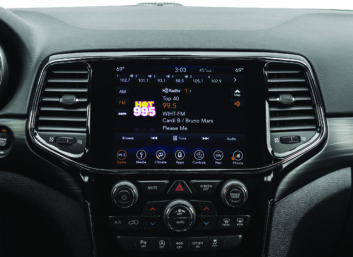 Radio shot head on Granite Crystal Metallic Clearcoat 1C4RJEAGKC