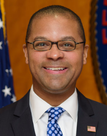 FCC, Geoffrey Starks