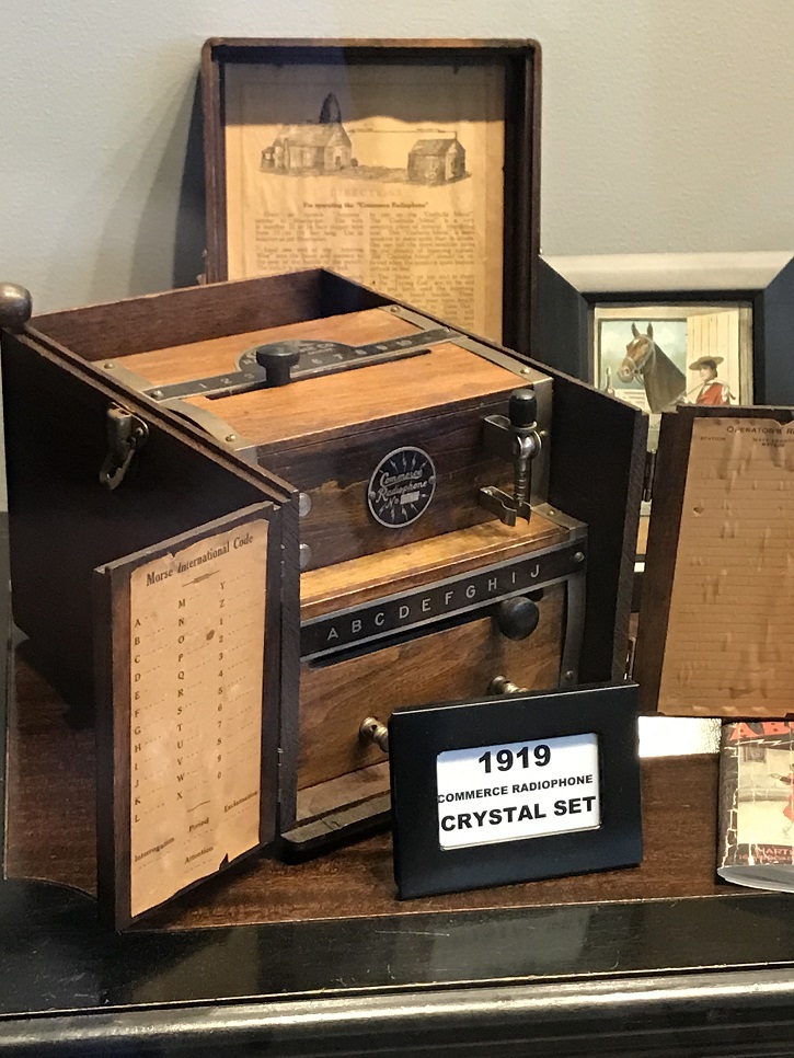 WKDZ early radios display