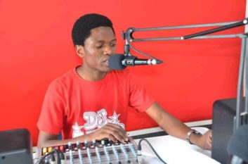 Joseph Mulekwa, Africa radio