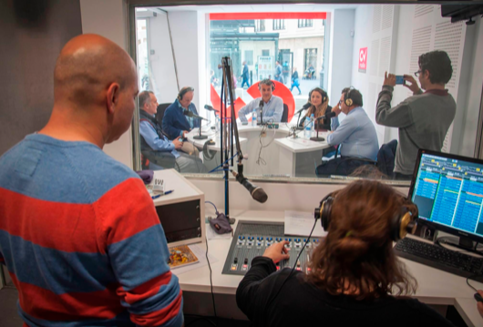 CV Radio, Valencian booth view