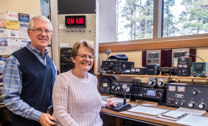 Mark Persons, Paula Persons, ham radio