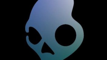 Skullcandy logo, a stylized skull on a black background