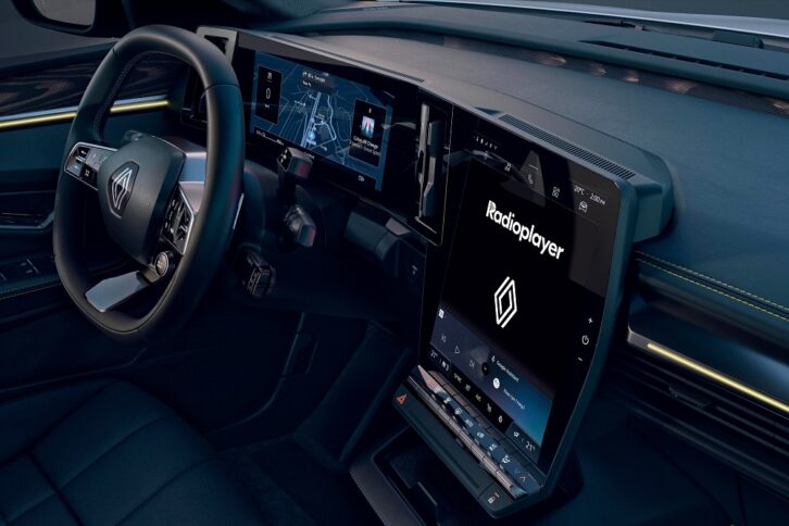 Image of a modern Renault car dashboard with the Radioplayer logo available on the infotainment screen