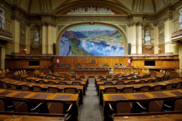 Swiss Parliament Reverses Course, Postpones Plans to Sunset FM in 2026