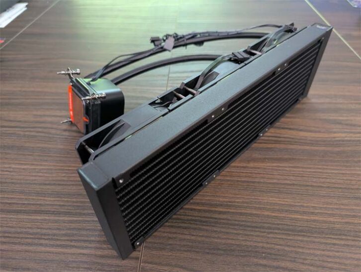 AIO unit radiator/reservoir view.