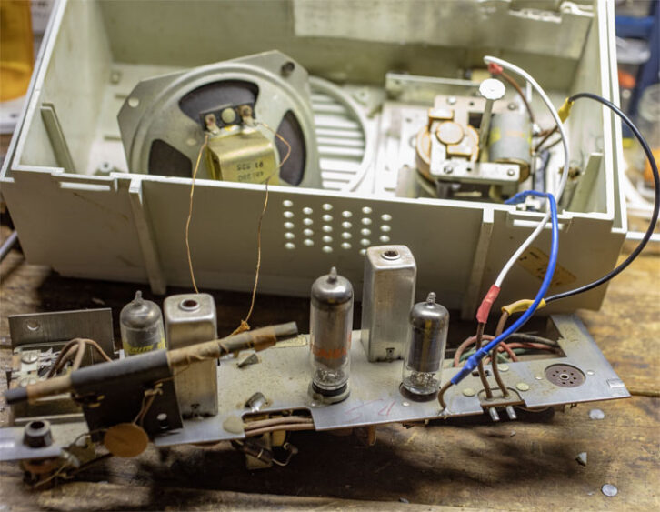 Gloman Zenith N514G with circuit board removed