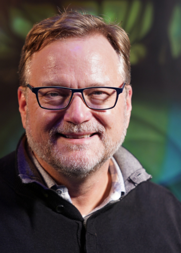 Dave Casper headshot