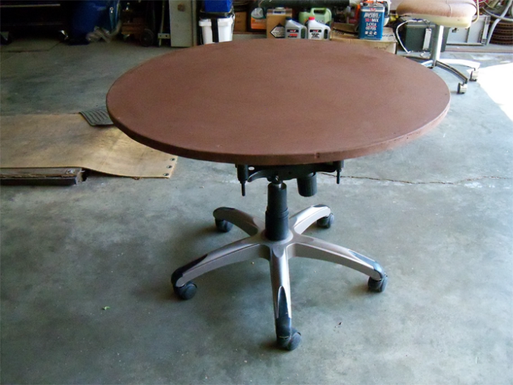 The completed rolling worktable.