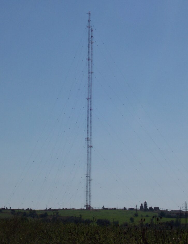 The RKS Liblice 2 towers in 2006. Wikimedia Commons / CC BY-SA 4.0