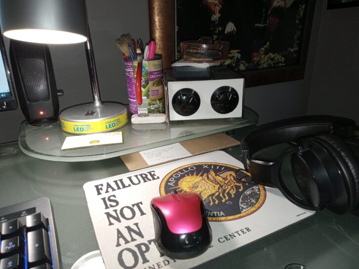 Fig. 1: An Andy Bolin phase box (with the two black knobs) at Mike Bugaj's Connecticut DX shack.