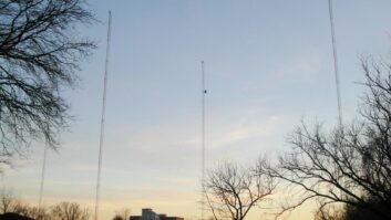 The Des Plaines, Ill. four-tower array. By Tdl1060 - Own work, CC BY-SA 4.0, https://commons.wikimedia.org/w/index.php?curid=98190094