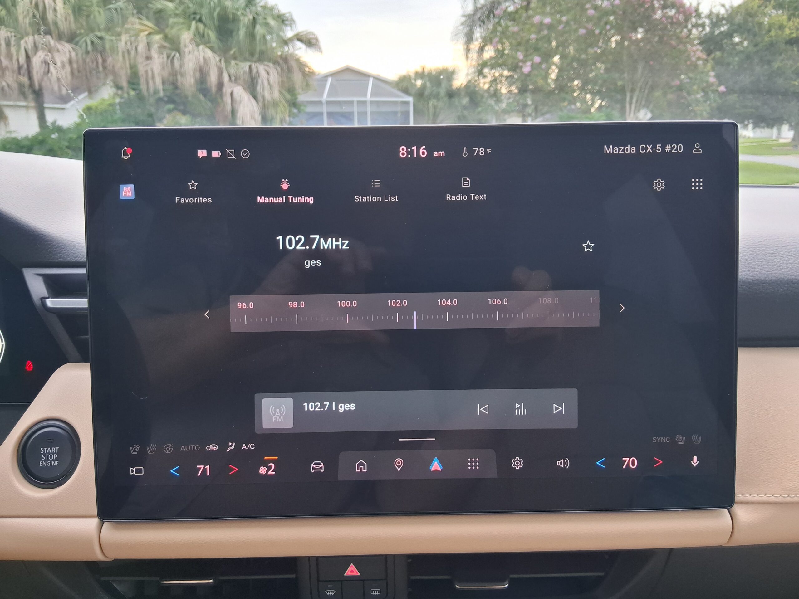 FM screen in the middle of a scroll in the Mazda CX-5