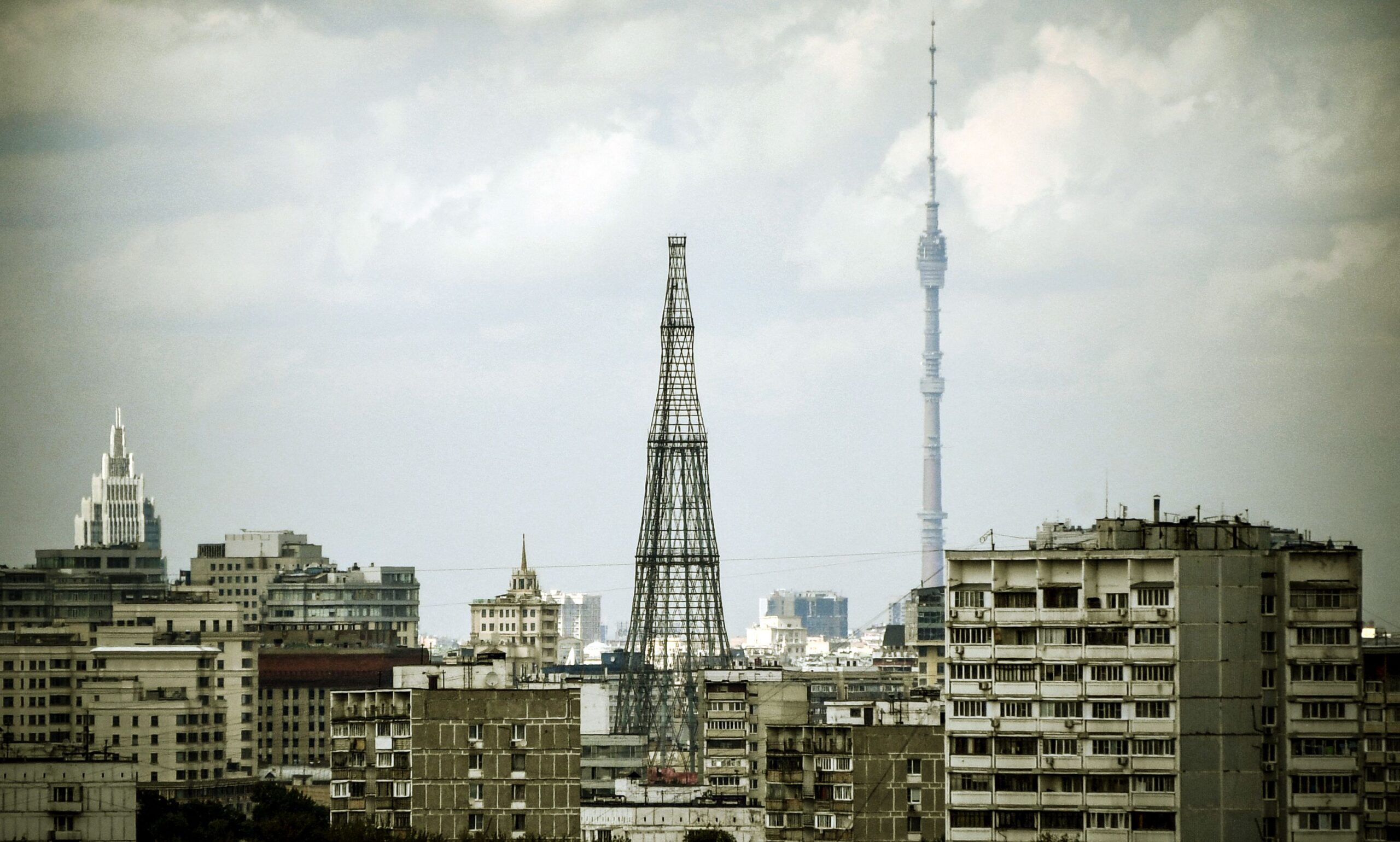 stankino TV tower (R) was erected in 1967 standing 540.1 metres (1,772 ft) and untill 1974, it was the tallest in the world. The tower was build up to substitute an obsolete Shukhov TV tower (L) built in 1922 with 160-metre-high (520 ft). (